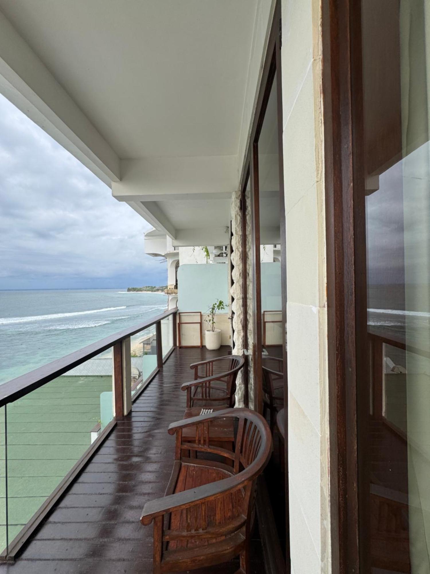 Bale Bingin Beachfront Stay Uluwatu Rum bild